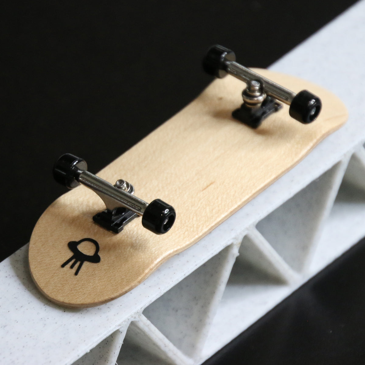 "Onyx Fragments" Eco Series Complete Fingerboard Setup Finger Space